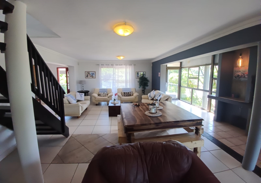 6 Bedroom Property for Sale in Paradise Beach Eastern Cape